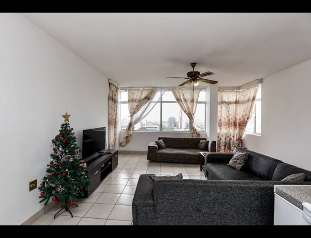 2 BEDROOM APARTMENT FOR SALE IN GLENWOOD